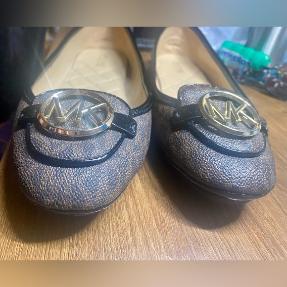 Michael Kors Lillie Logo Moccasin - Picture 5 of 9